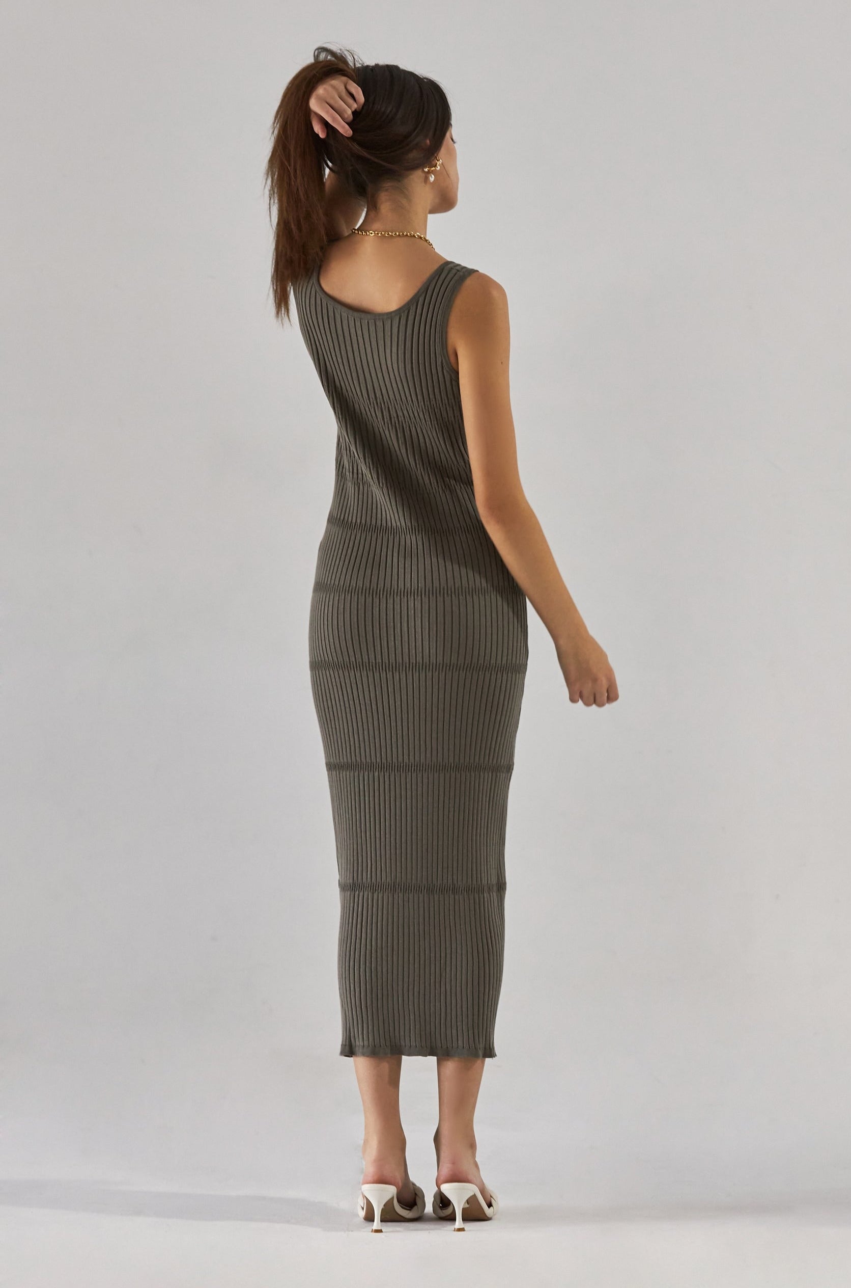 Into the sky knit dress in grey