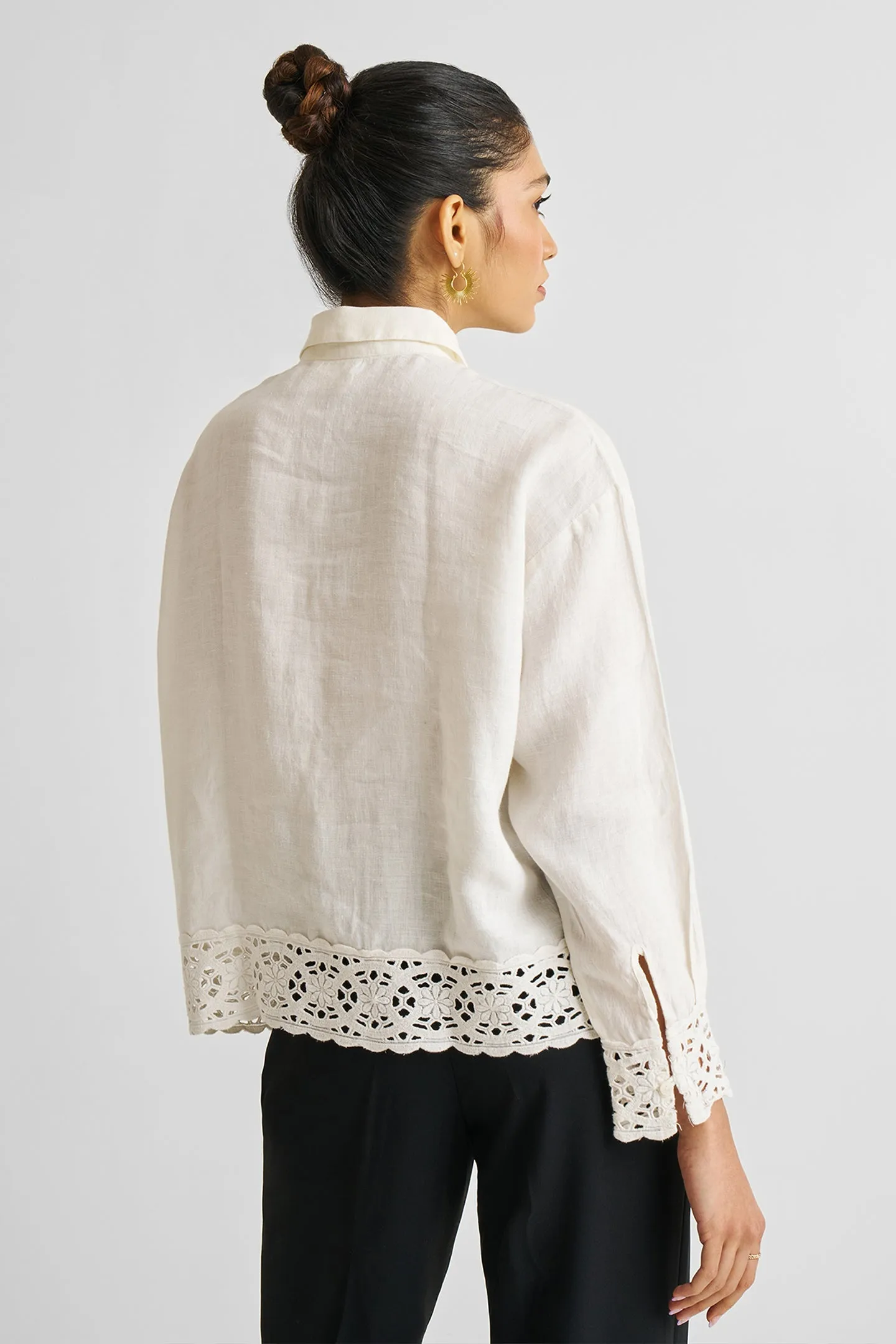 Reistor Button-down with Lace Shirt in Off-white