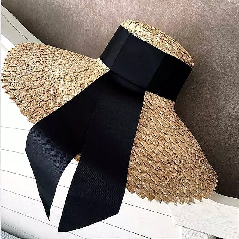 Straw Hat With Wide Sun Bream