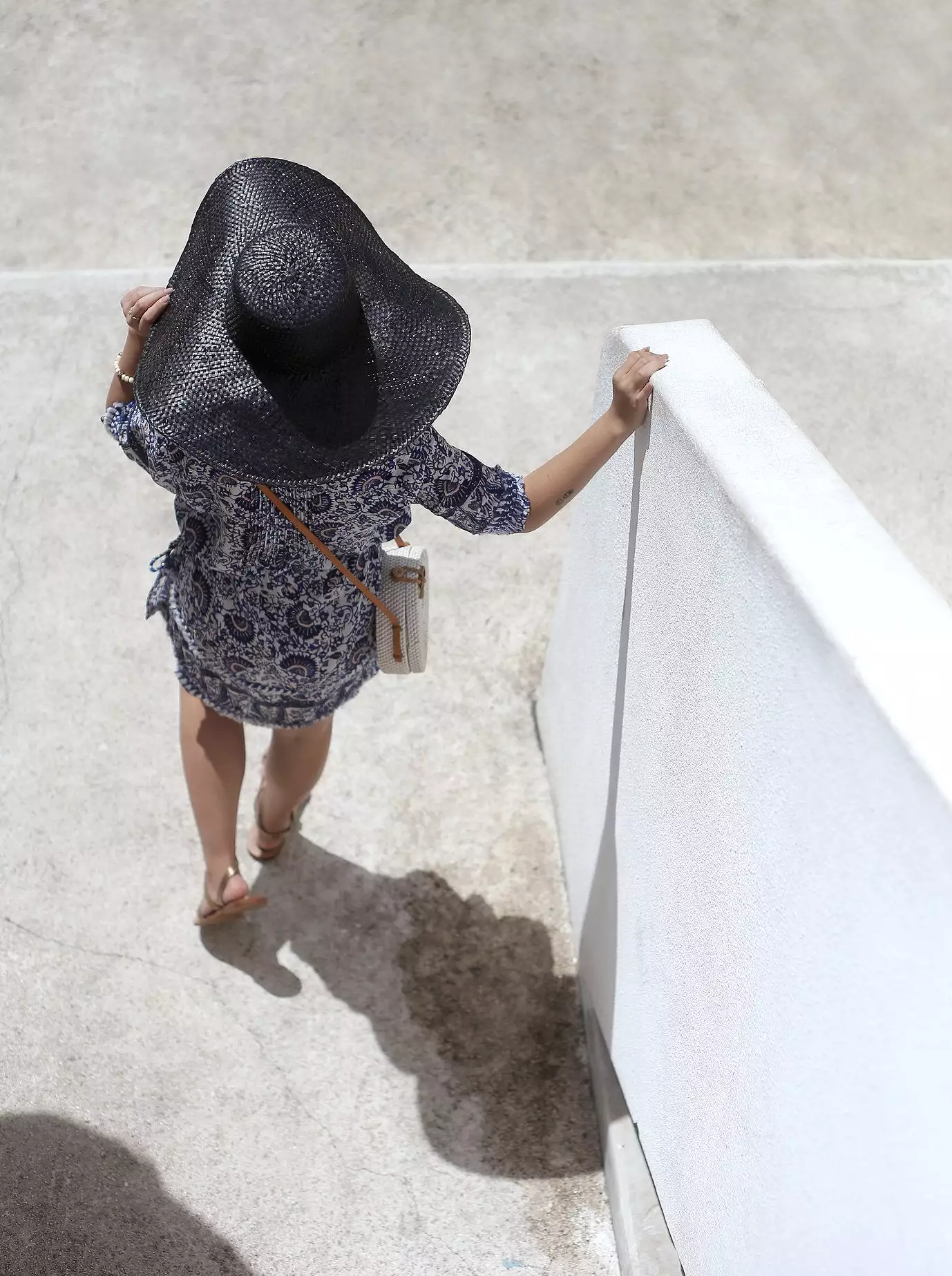 Swasti Wide Round Palm Straw Hat, in Black